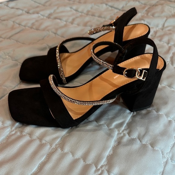 Shoes - NEW Elegant Black Women's Heels with Rhinestone Accents size 36